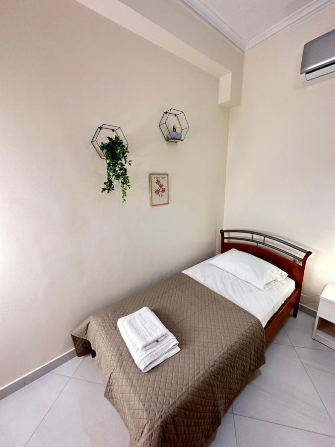 אתונה Comfort Inn מראה חיצוני תמונה